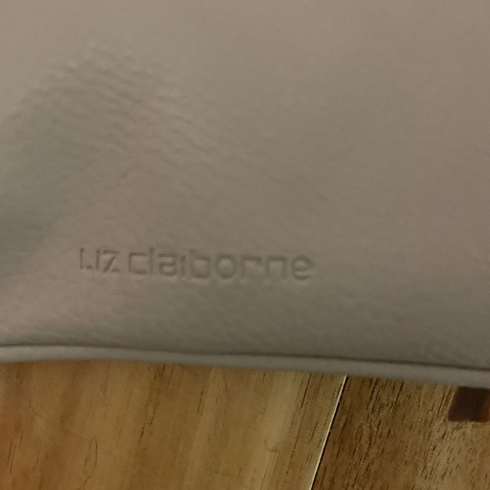 Liz Claiborne Light Gray Messenger Bag - Picture 3 of 6